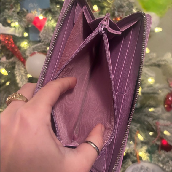 Gucci GG Marmont Purple / Lavendar Pastel Monochrome Long Zippy Wallet EUC - Picture 8 of 10